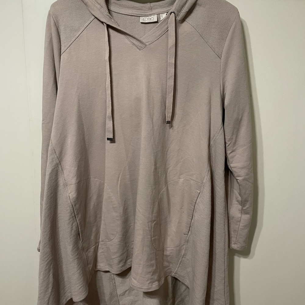 Logo by Lori Goldstein high low hem hoodie